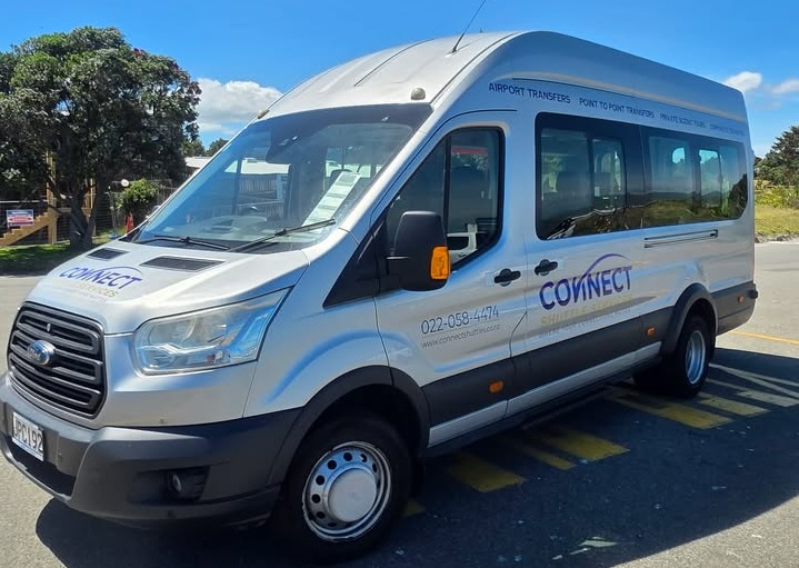 Ford Transit Bus - Exterior preview